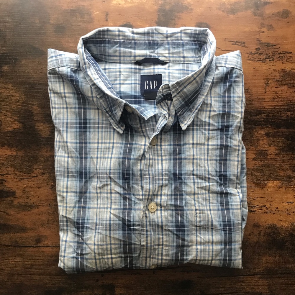 Gap Men’s Blue Plaid Short Sleeve Button Down